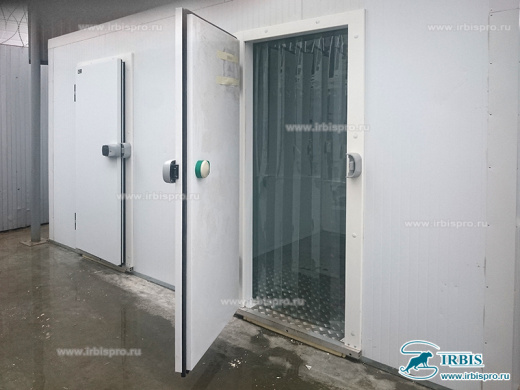 Распашная дверь коммерческой серии