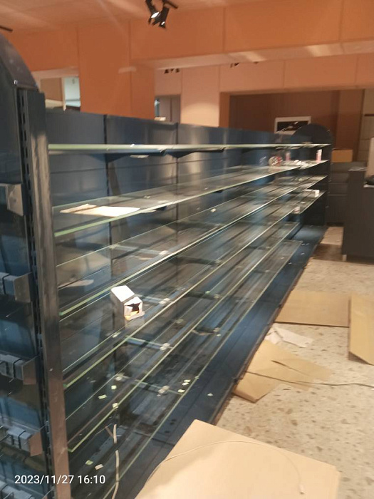 Монтаж торгового оборудования сети магазинов "Магнит Косметик"